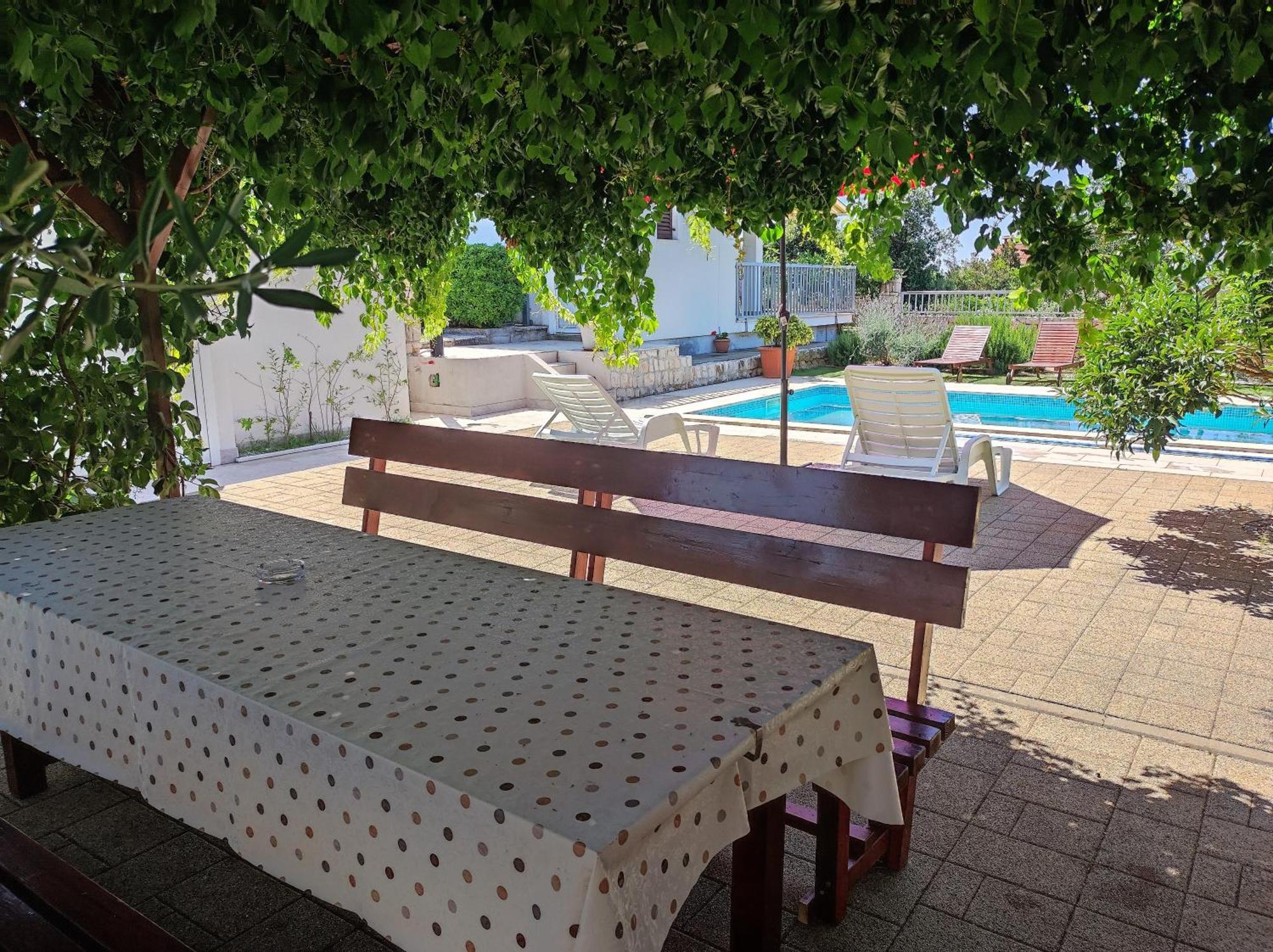 Holiday House Nena With Pool Vinišće Екстериор снимка