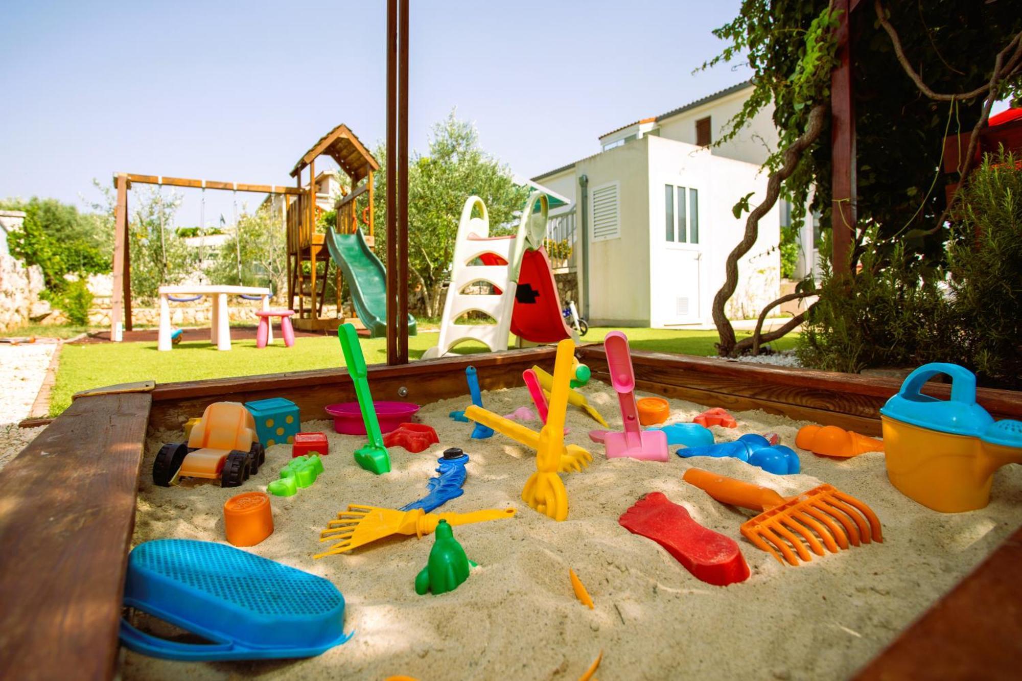 Holiday House Nena With Pool Vinišće Екстериор снимка