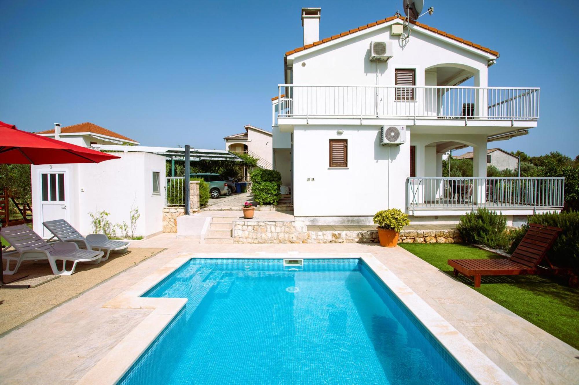 Holiday House Nena With Pool Vinišće Екстериор снимка