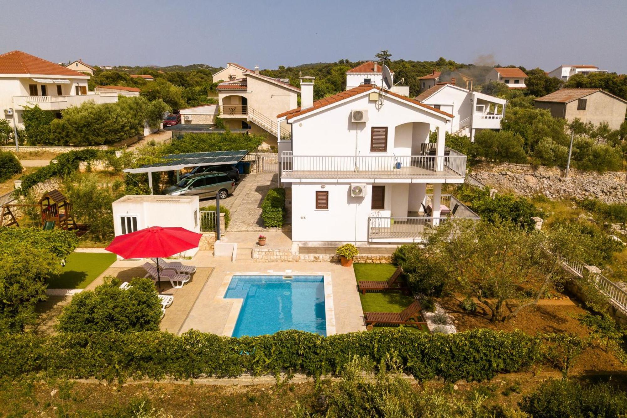 Holiday House Nena With Pool Vinišće Екстериор снимка