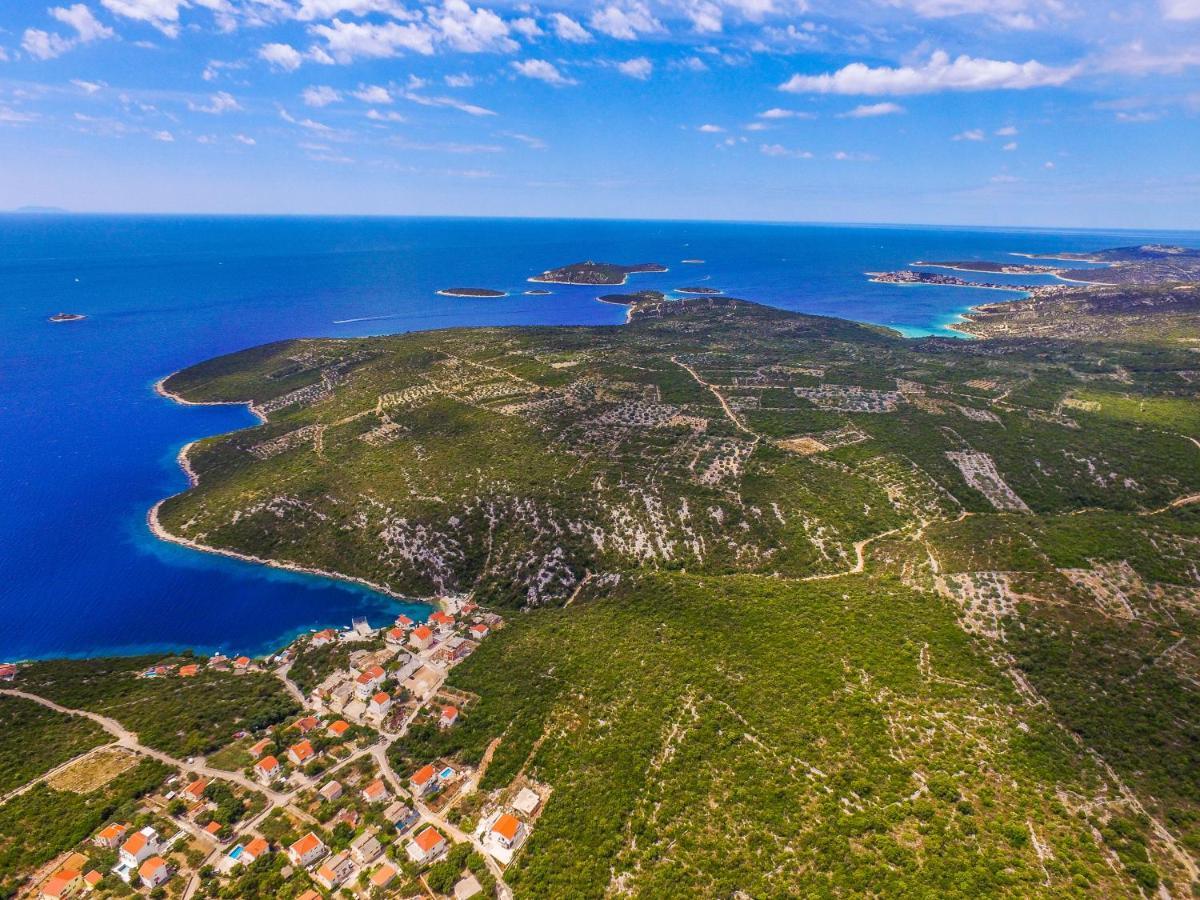Holiday House Nena With Pool Vinišće Екстериор снимка
